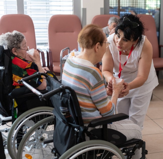 Devlet 14 bine yakın yaşlının yuvası oldu